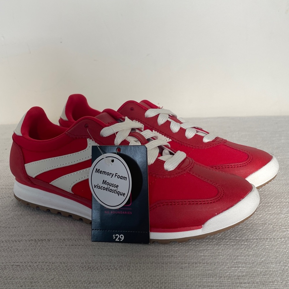 No Boundaries Red & White Retro Sneakers Women’s 6 NWT